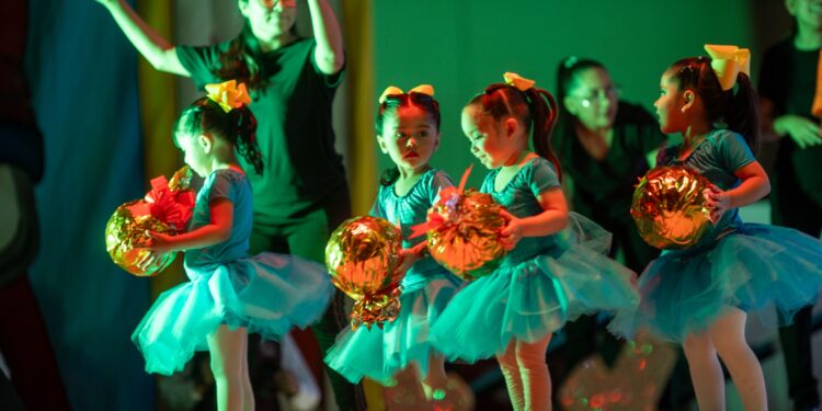 Celebra Familia UAT festival navideño en el Campus Victoria