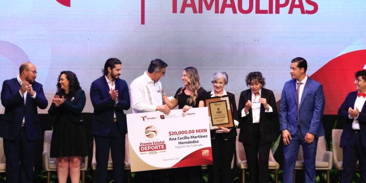 Premia Américo a talentosos jóvenes y deportistas tamaulipecos