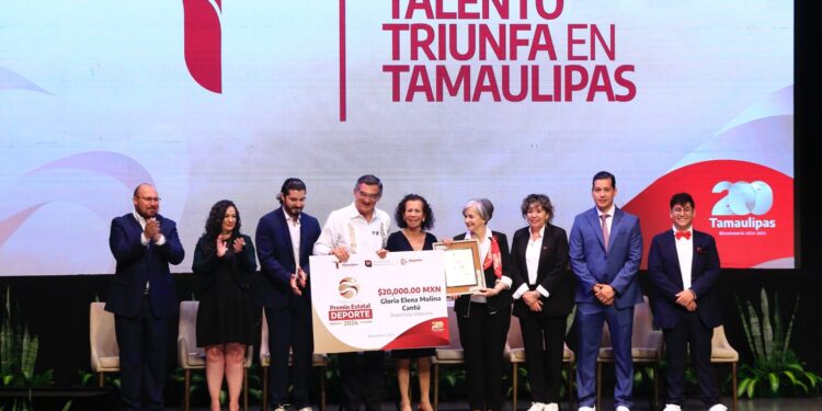Premia Américo a talentosos jóvenes y deportistas tamaulipecos