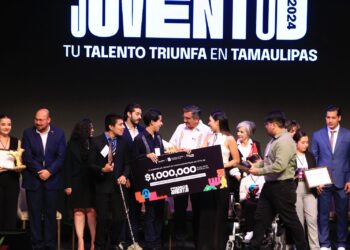Premia Américo a talentosos jóvenes y deportistas tamaulipecos