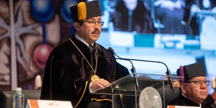 Entrega Dámaso Anaya reconocimientos al mérito universitario 2024