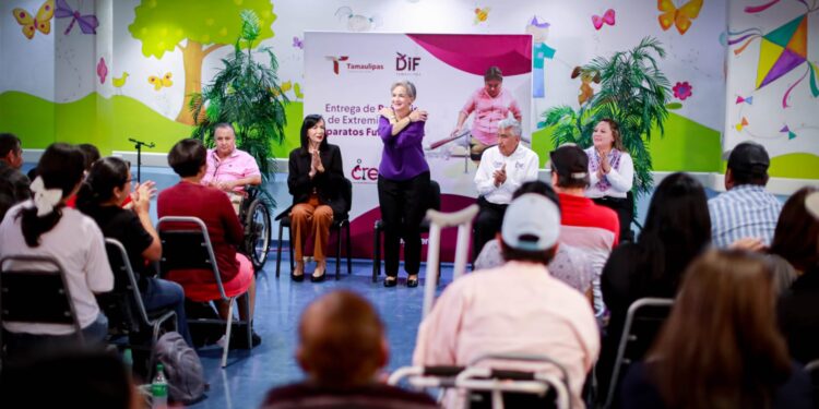 Entrega María de Villarreal prótesis y aparatos ortopédicos a pacientes de 21 municipios