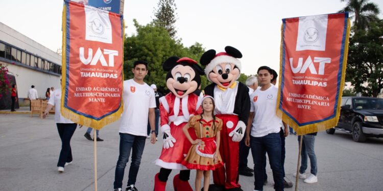 Enciende la UAT el espíritu navideño en El Mante
