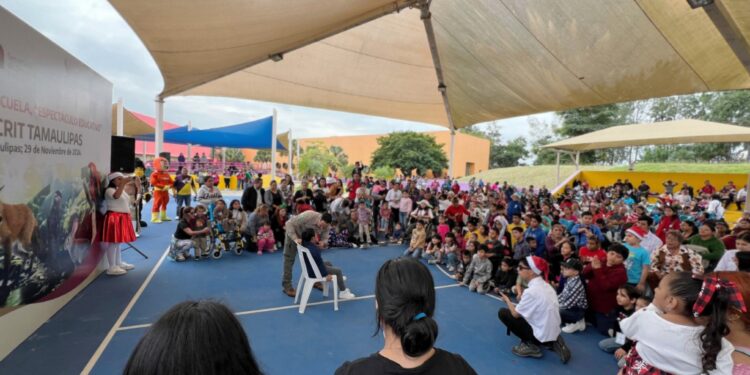Llevan show de fauna viva a niñas y niños del CRIT Altamira