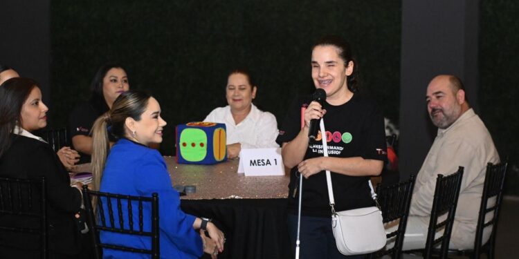 Convoca Lucy de Gattás a promover la inclusión de personas con discapacidad