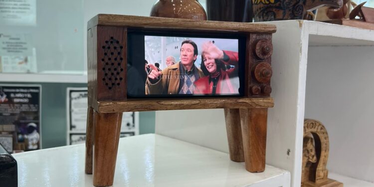 Con stand “Trabajo que Transforma” promueven artesanías de CEDES en Torre Bicentenario