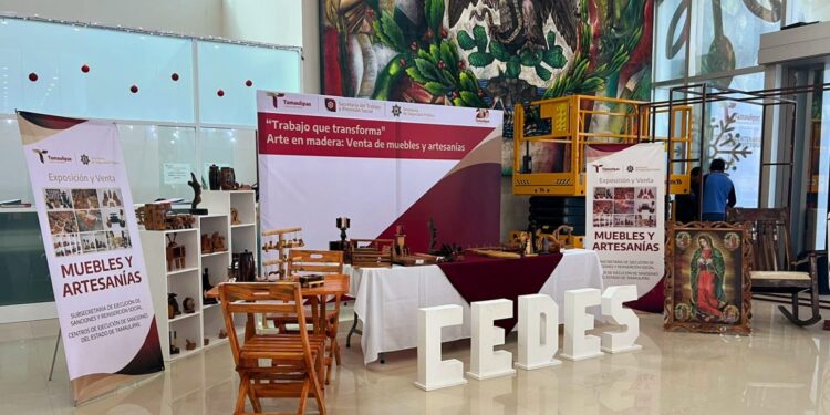 Con stand “Trabajo que Transforma” promueven artesanías de CEDES en Torre Bicentenario