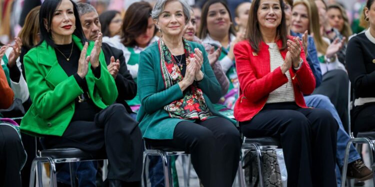 Inaugura María de Villarreal el tercer bazar navideño “Un DIFciembre para Recordar”