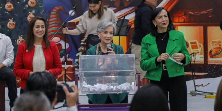 Inaugura María de Villarreal el tercer bazar navideño “Un DIFciembre para Recordar”