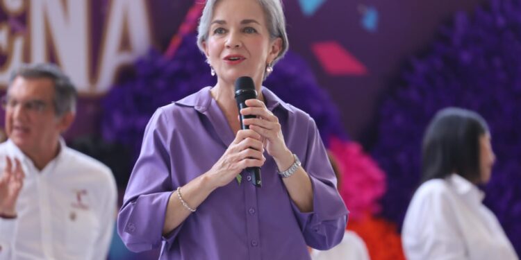 Llevan Américo y María de Villarreal la brigada navideña “Transformando Familias” a la zona cañera