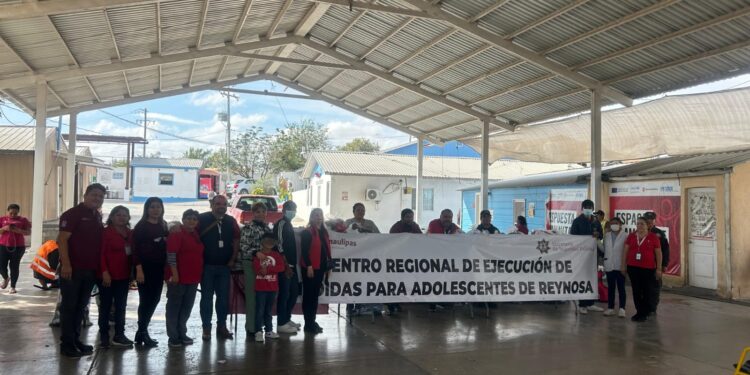 Menores en externamiento llevan donativos a albergue Senda de Vida