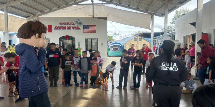 Menores en externamiento llevan donativos a albergue Senda de Vida