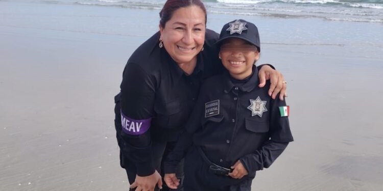 Guardia Estatal de la Zona Sur cumple a menor el sueño de ser “Policía por un Día”