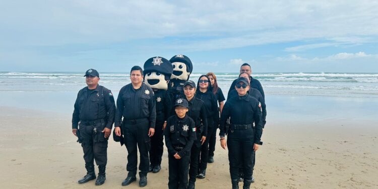 Guardia Estatal de la Zona Sur cumple a menor el sueño de ser “Policía por un Día”