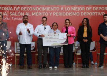 Premia Lalo Gattás a lo mejor del deporte y periodismo victorense