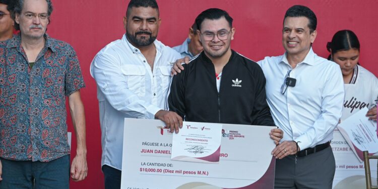 Premia Lalo Gattás a lo mejor del deporte y periodismo victorense