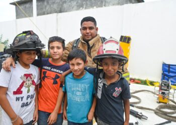 Primera Jornada por la Paz en Victoria