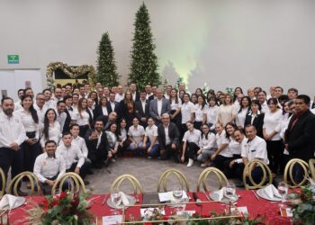 Ofrece la UAT festejos navideños a sus docentes