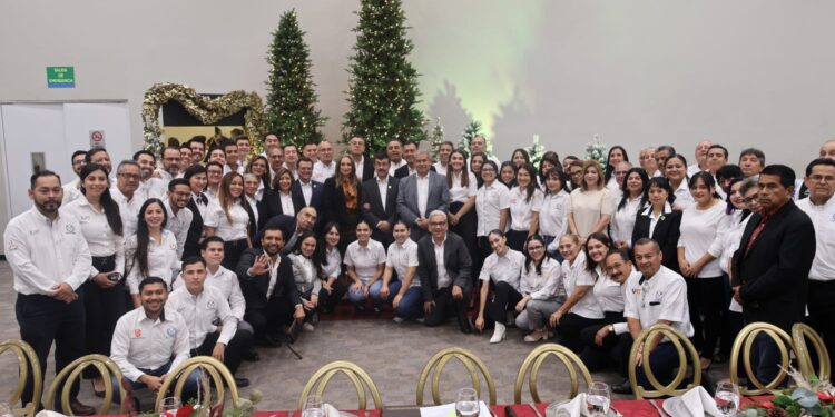 Ofrece la UAT festejos navideños a sus docentes