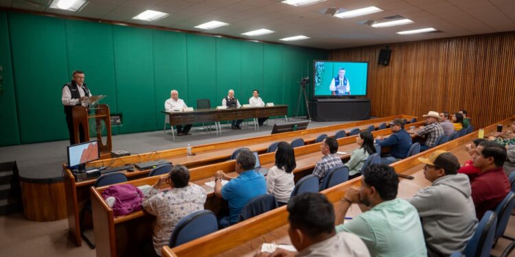 Capacita la UAT a ganaderos para la detección del gusano barrenador