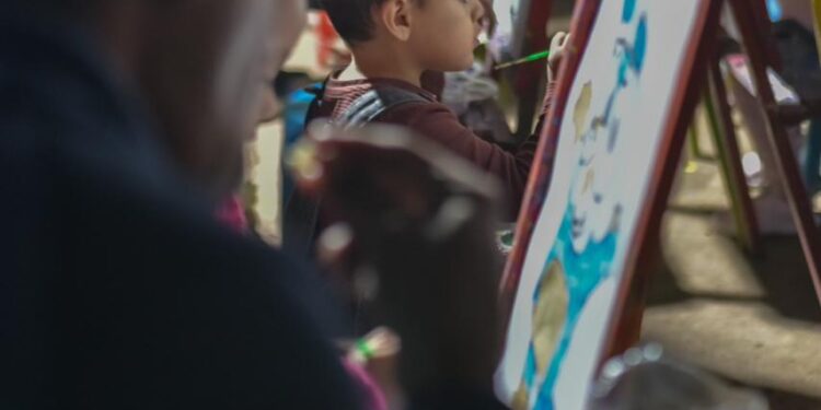 Ilumina pino navideño corazones de asistentes al Parque Tamatán