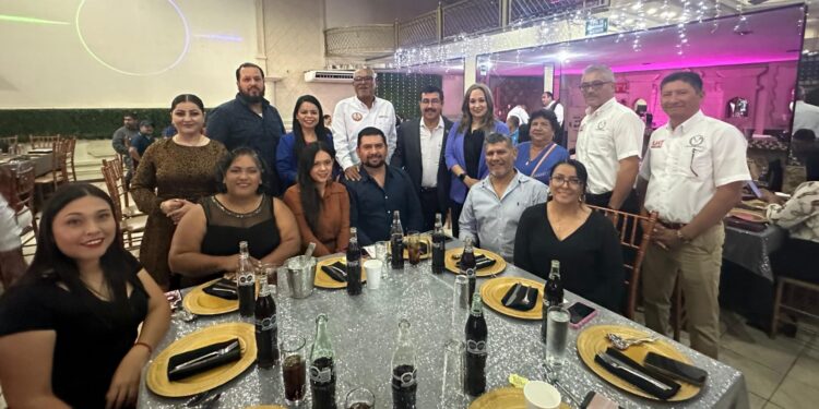 Preside el rector festejos navideños del SUTUAT