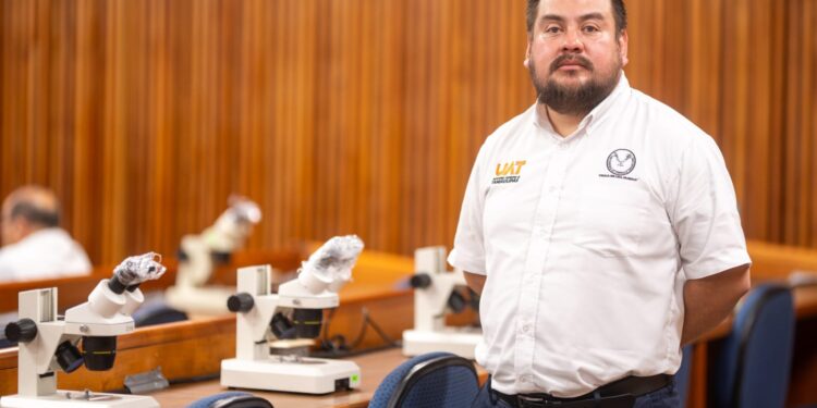 Estudia la UAT nuevos métodos de combate a la garrapata