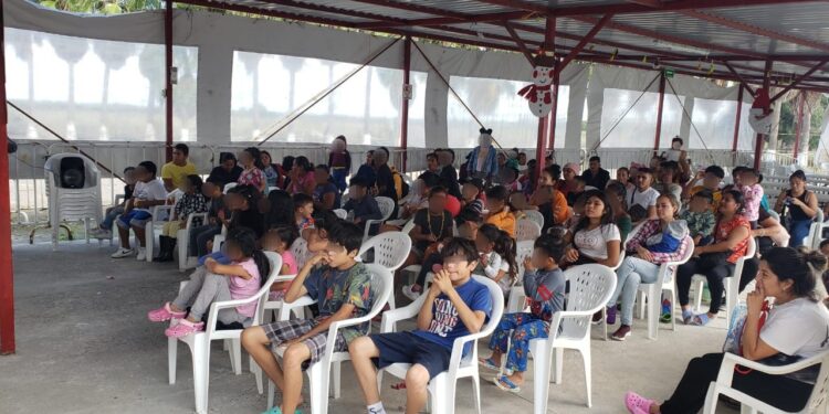 PPLs de CEDES Matamoros elaboran y donan piñatas a familias migrantes