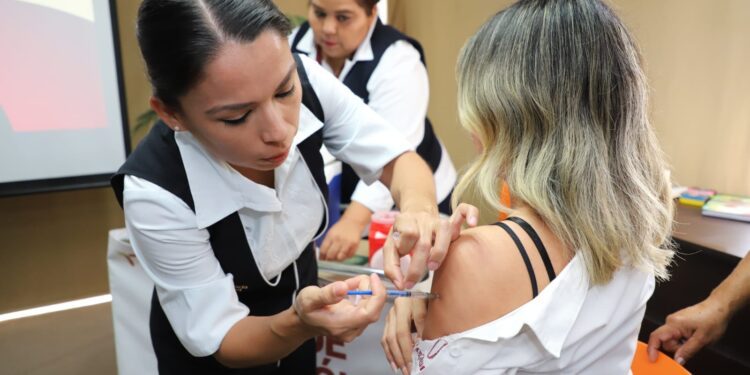 Exhorta SST a acudir a unidades de salud a completar esquemas de vacunación