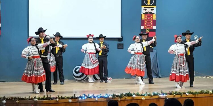 Concluye la UAT con éxito la exposición de sus talleres artísticos