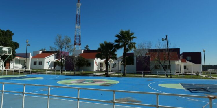 Supervisan Américo y María, sitio adecuado para albergar migrantes deportados