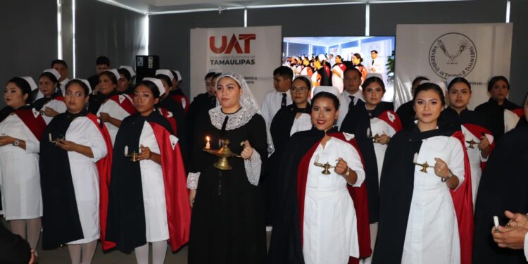 Celebra UAT en El Mante graduación de egresados de licenciatura y maestría