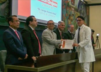 Entrega la UAT nueva generación de egresados de la Facultad de Medicina Tampico