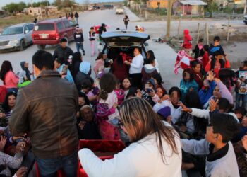 CEDES Matamoros lleva convivencia de Día de Reyes a familias vulnerables