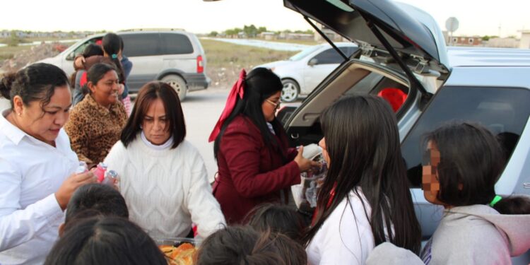 CEDES Matamoros lleva convivencia de Día de Reyes a familias vulnerables