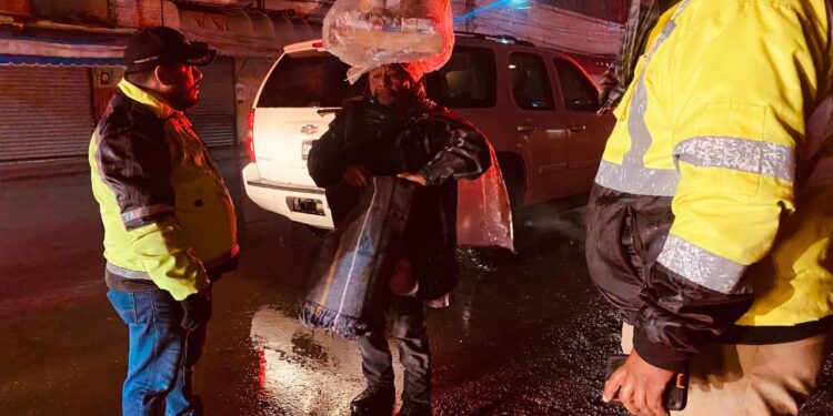 Atiende Protección Civil Tamaulipas a personas vulnerables ante bajas temperaturas