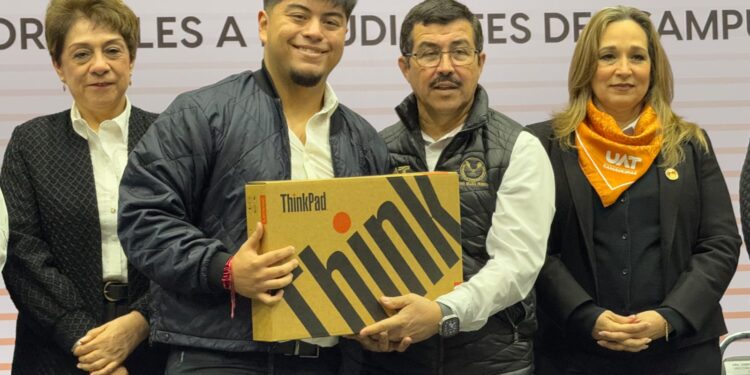 Dámaso Anaya da inicio en Tampico al ciclo escolar de la UAT