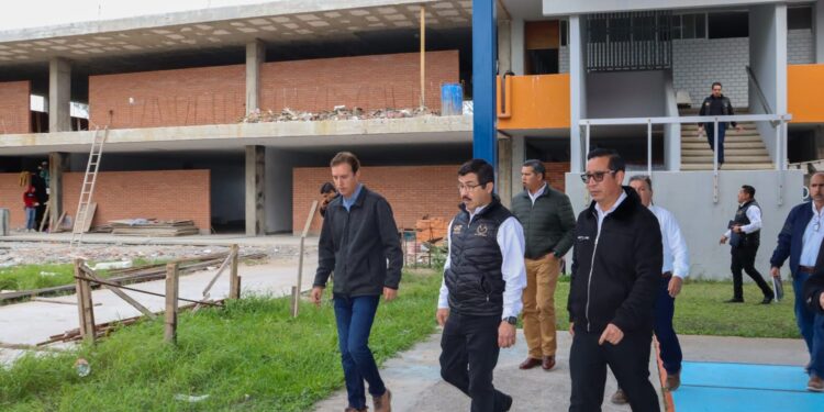 Rector de la UAT supervisa en el Campus Sur obras de infraestructura