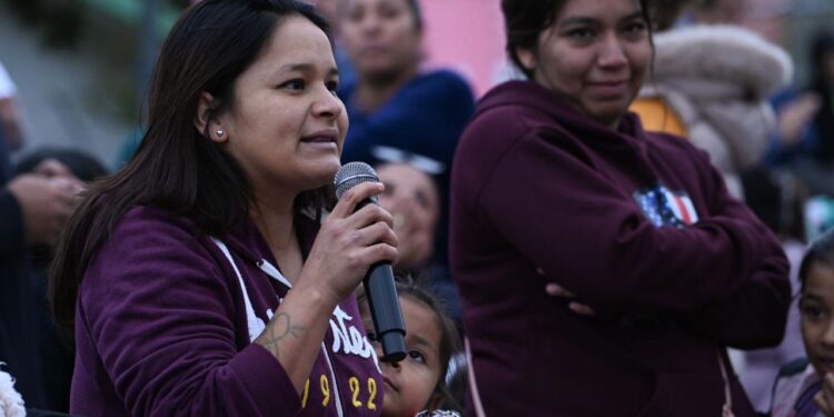 Llevan Lalo y Lucy servicios y programas a La Esperanza