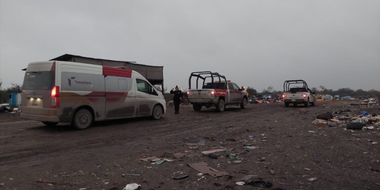 Entrega Guardia Estatal de Género cobijas y alimentos en Reynosa