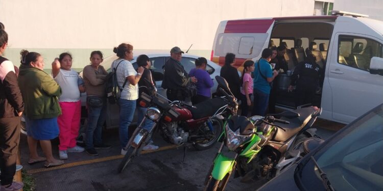 Guardia Estatal de Género entrega alimentos y bebidas calientes en hospital de Tampico