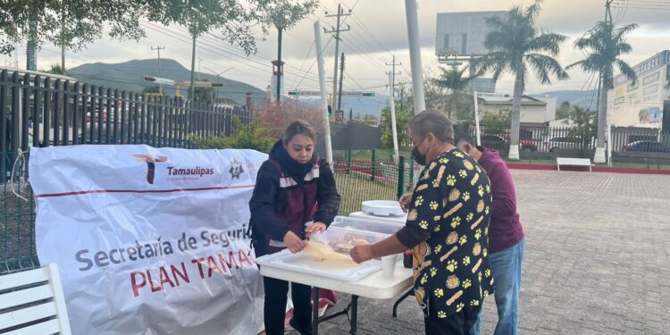 Guardia Estatal de Género apoya a familias viajeras y en el Hospital Infantil ante bajas temperaturas