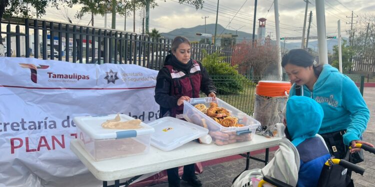 Guardia Estatal de Género apoya a familias viajeras y en el Hospital Infantil ante bajas temperaturas