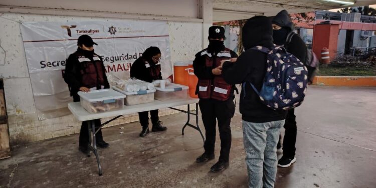 Guardia Estatal de Género aplica Plan Tamaulipas en Central de Autobuses de Victoria