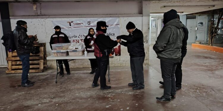 Guardia Estatal de Género aplica Plan Tamaulipas en Central de Autobuses de Victoria