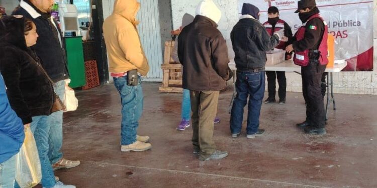 Guardia Estatal de Género aplica Plan Tamaulipas en Central de Autobuses de Victoria