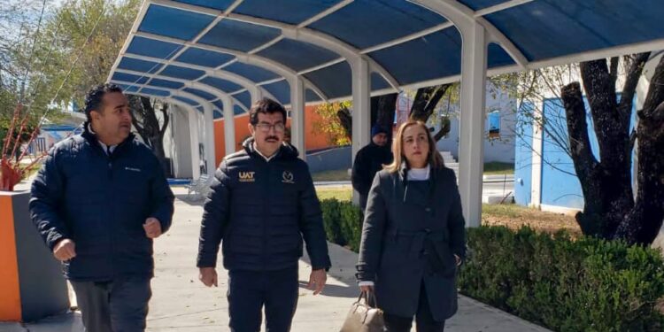 Rector Dámaso Anaya supervisa obras de la UAT en Nuevo Laredo