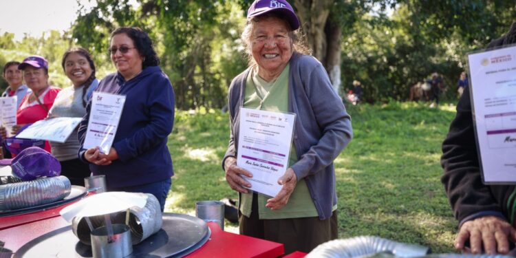 Continúa DIF Tamaulipas con la entrega de estufas ecológicas en comunidades rurales