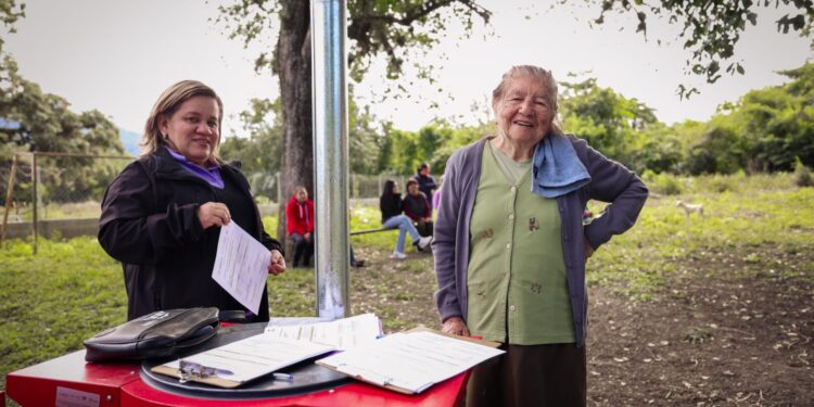 Continúa DIF Tamaulipas con la entrega de estufas ecológicas en comunidades rurales