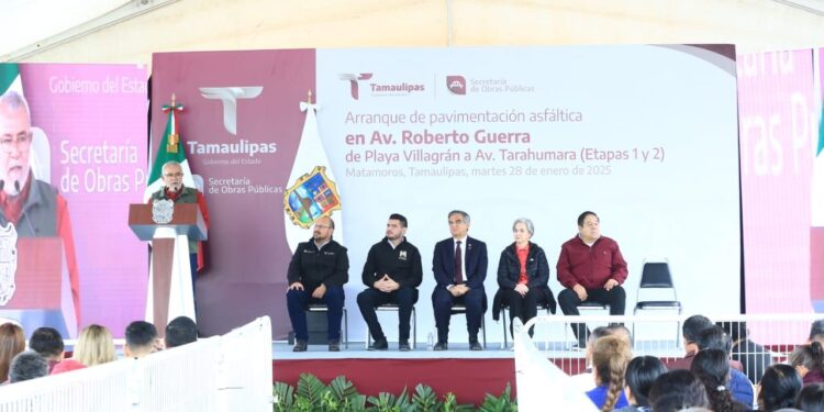 Asiste Américo al 199 aniversario de Matamoros; entrega obras y patrullas